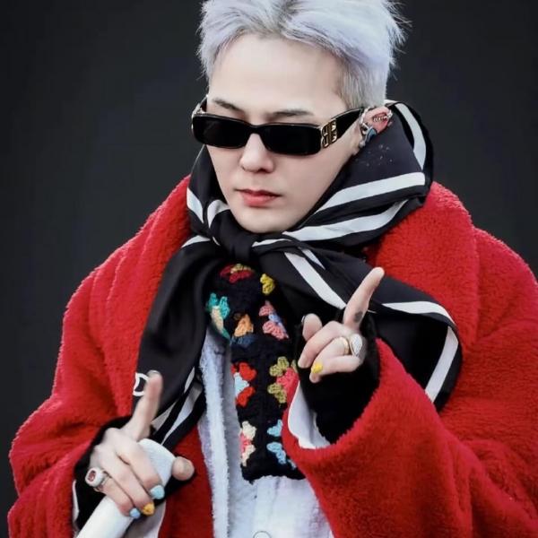 BALENCIAGA G-Dragon同款